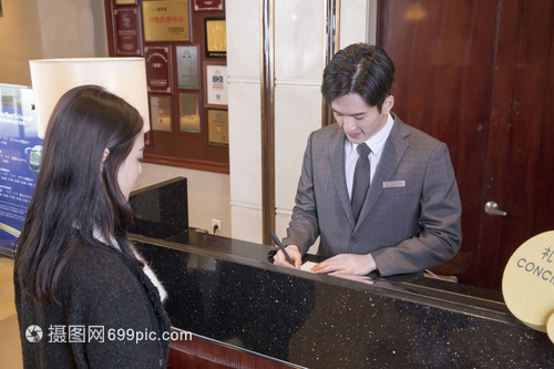 提升入住體驗 酒店服務員如何高效辦理客人入住登記
